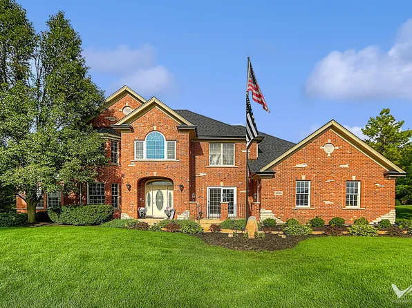 38W304 Yaupon Ct, St Charles, IL 60175