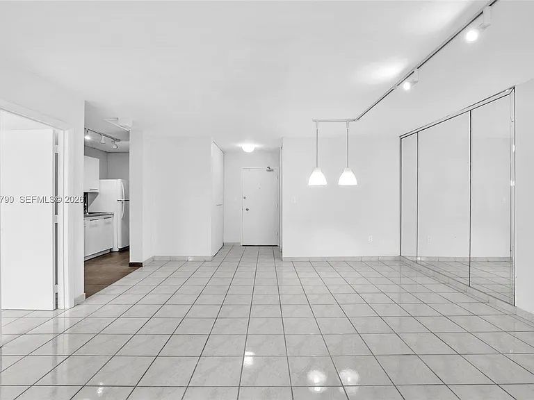 5313 Collins Ave #204 — Photo 8