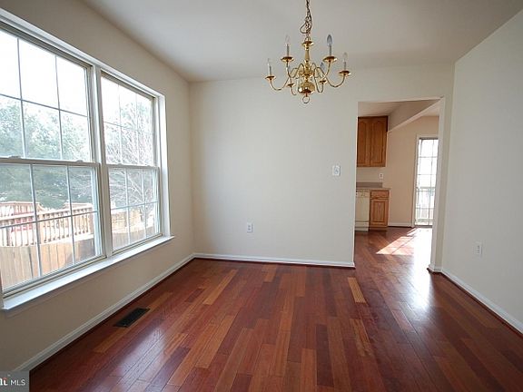 3rd image of 503 N St NE