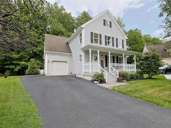 18 Mill Pond Lane, Poughquag, NY 12570