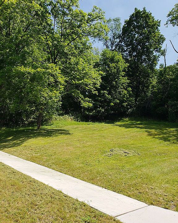 2nd image of 840 6th St