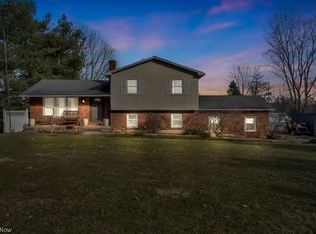 12200 Chamberlain Rd, Aurora, OH 44202