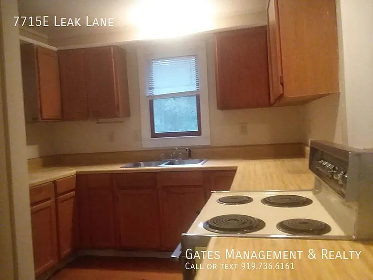 7715 Leak Ln E — Photo 7