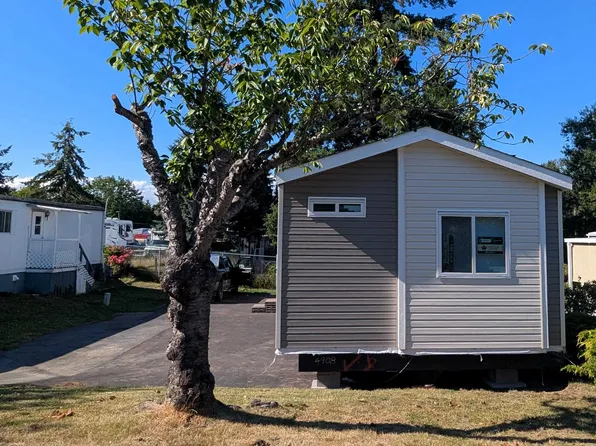 8220 King George Blvd #104, Surrey, BC V3W 6E1