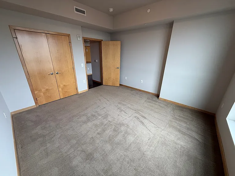 Venture Luxury High Rise — Photo 133