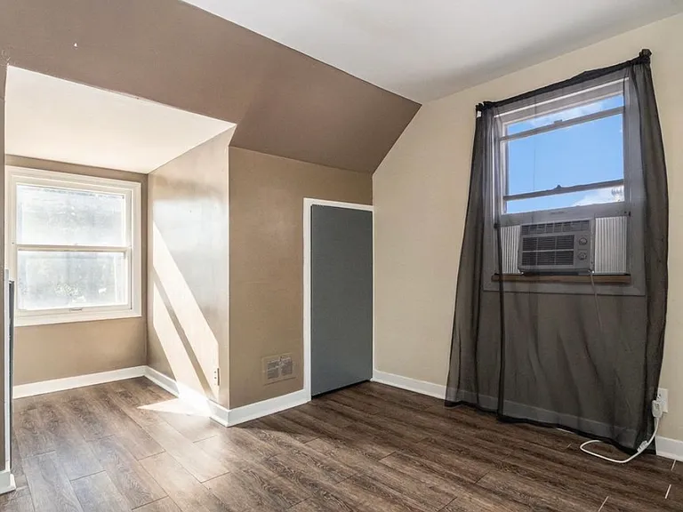 4520 Lafayette Ave #2 — Photo 5