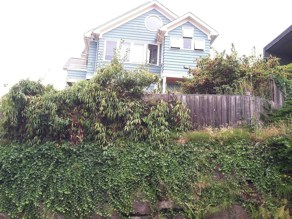 2nd image of 5510 NE 70th St