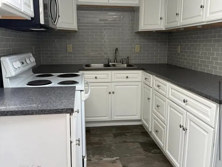 300 Smithfield Rd #5 — Photo 3