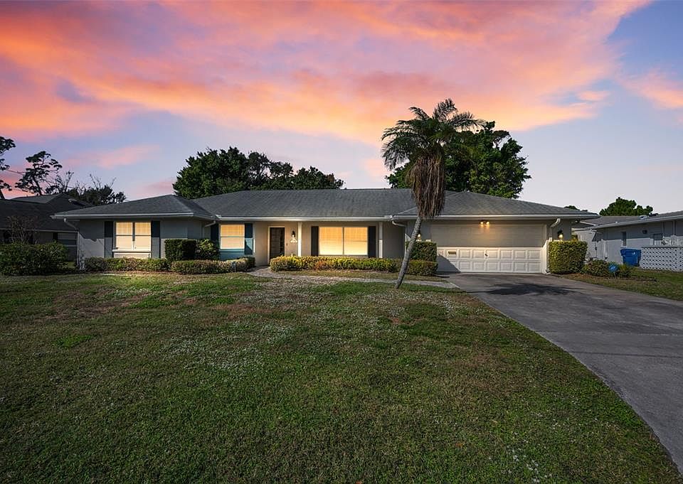 1st image of 4 Hibiscus Rd