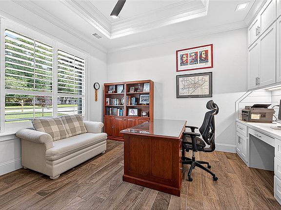 4th image of 8525 Manor Dr