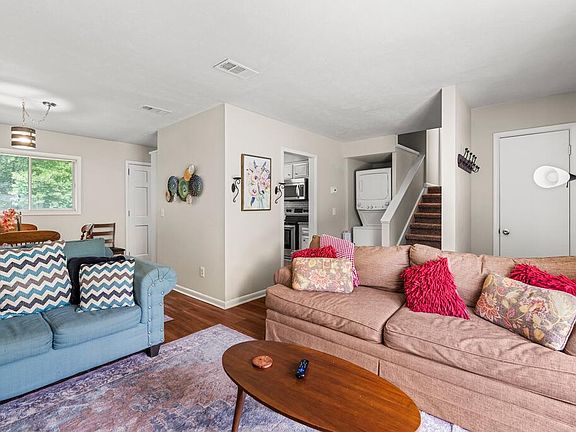 4th image of 3121 Bellanca St
