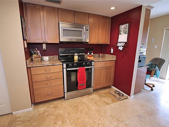 4th image of 930 85th Ave N APT 101