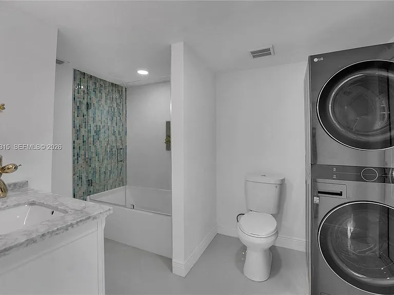 1137 SW 8th Ave — Photo 11