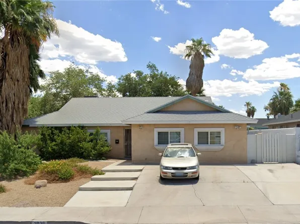 3939 Meadowglen Dr, Las Vegas, NV 89121