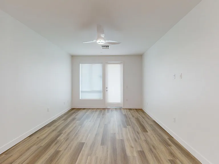 Eight 80 Newport Beach — Photo 163