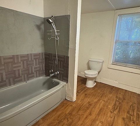 2nd image of 275 N Caesar Ave