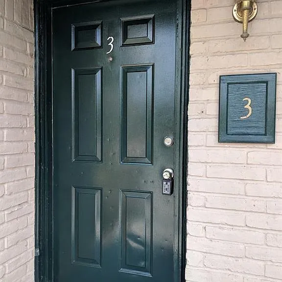 915 Alexander St #3 — Photo 1