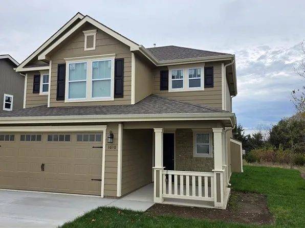 1610 Bluestem Dr, Ottawa, KS 66067