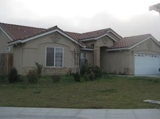 450 Almond St, Parlier, CA 93648
