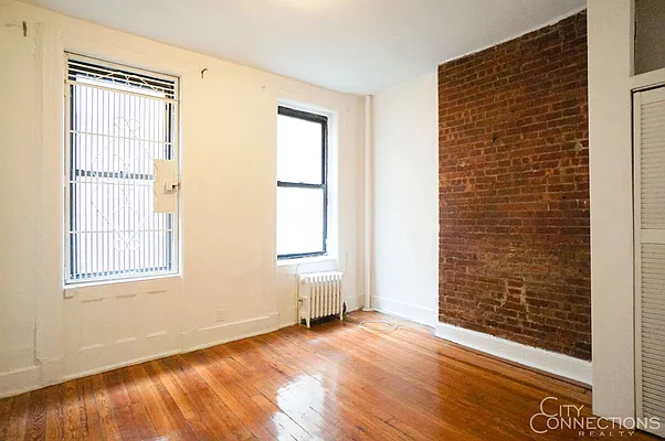 Rented by City Connections Realty | media 15