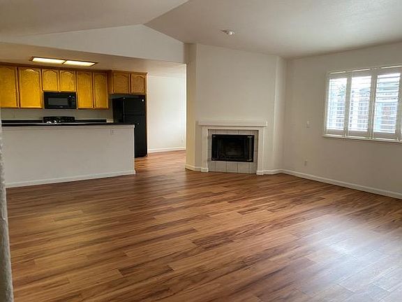 4th image of 5032 Collina Pl