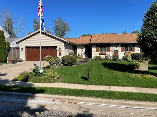 418 E Merrimac St, Dodgeville, WI 53533