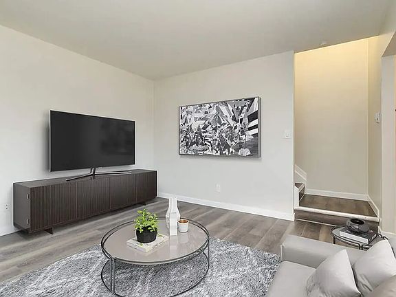 4th image of 3901 54a St