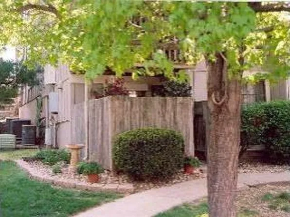 12780 W 110th Ter, Overland Park, KS 66210