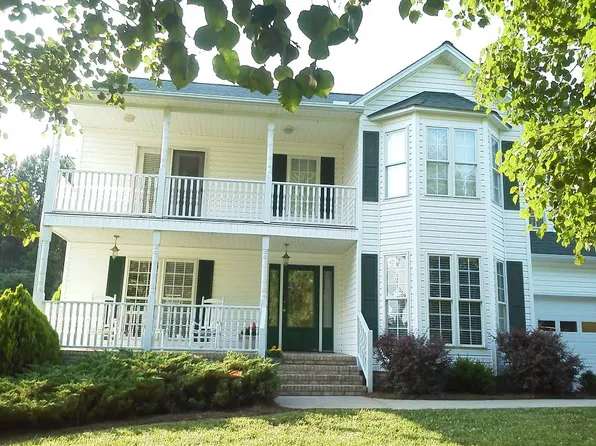 102 Cross Creek Dr, Cherryville, NC 28021