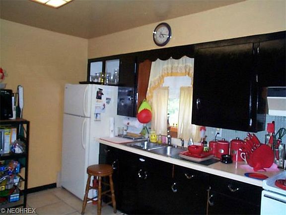 4th image of 1207 Oak Knoll Ave SE