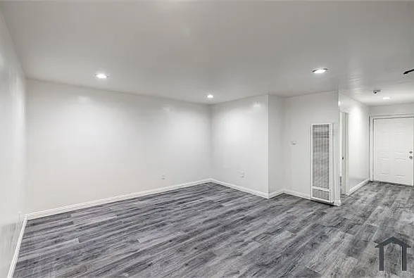 2 bed, 1002 sqft, $2,289 — Photo 2