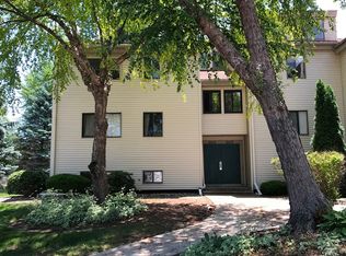 2215 Melrose Dr APT A, Champaign, IL