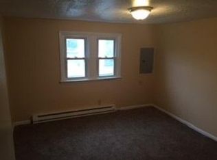 919 1/2 Walnut St, Anderson, IN 46012