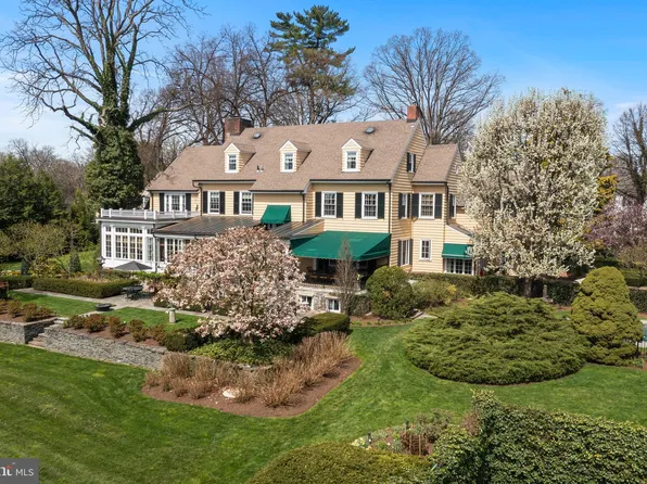 35 Deepdale Rd, Strafford, PA 19087