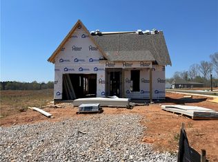 1060 Woodland Ln, Opelika, AL