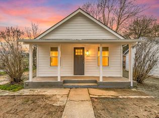 403 SW Burgess St, Grants Pass, OR 97526