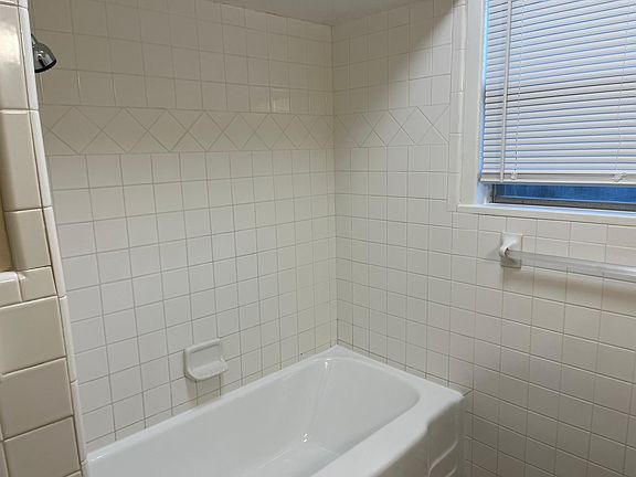 Hall bath with tub/shower combo