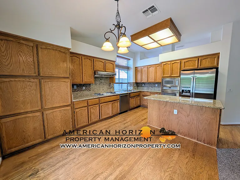 3332 Chapelle Dr — Photo 8
