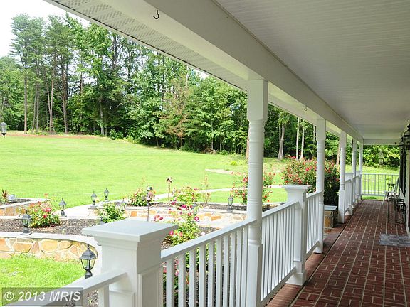 3rd image of 17 Twin Springs Dr
