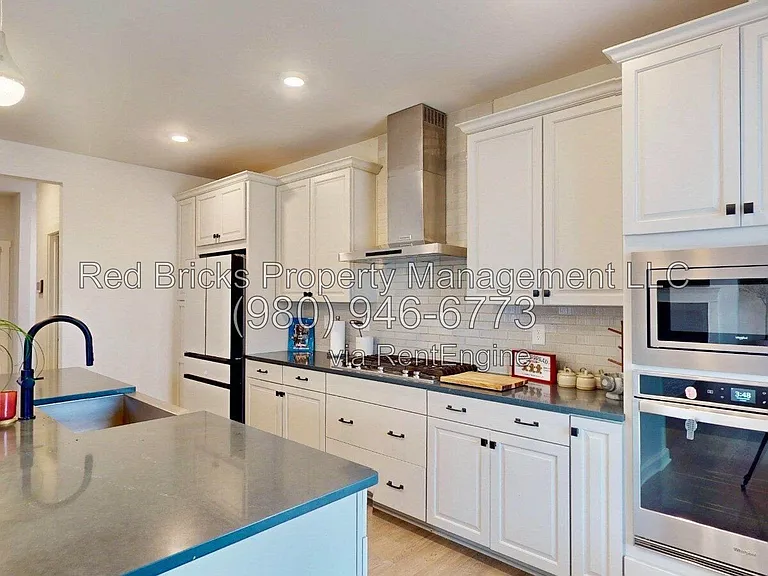 6129 Alsace Ln — Photo 11
