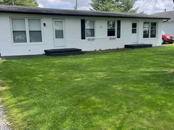 307 S Logan St, Broadlands, IL 61816