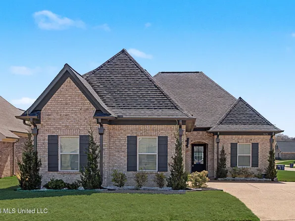 5175 Watson View Dr, Nesbit, MS 38651