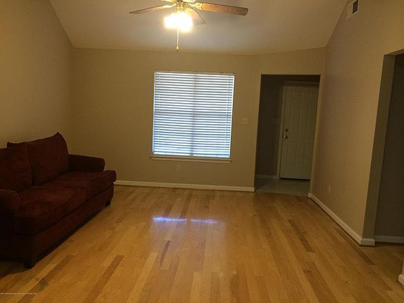 3rd image of 5525 Alexandria Ln