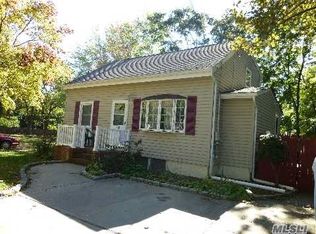 468 Ralph Ave, Central Islip, NY 11722