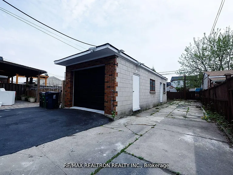 77 Hatherley Rd — Photo 32