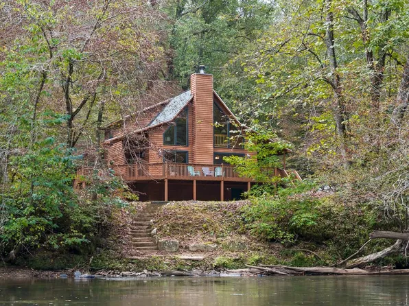 96 Holiday Ct, Ellijay, GA 30540