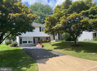 1002 Twist Rd, Philadelphia, PA 19115