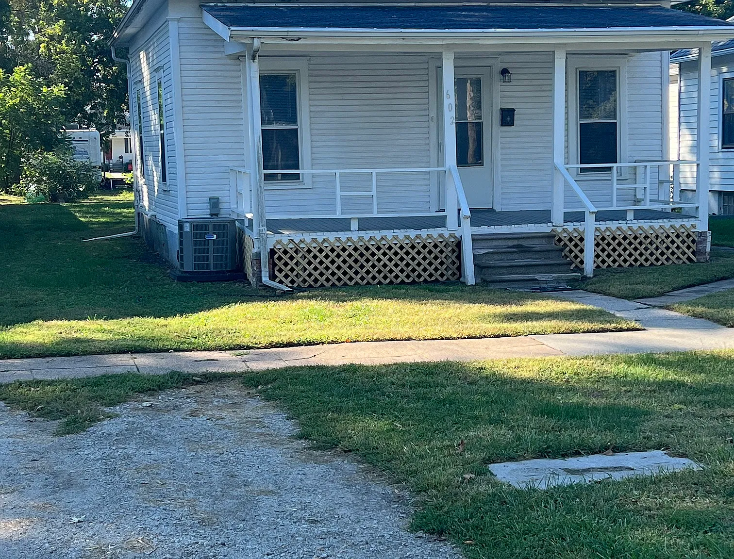 2 bed, $735 — Photo 1