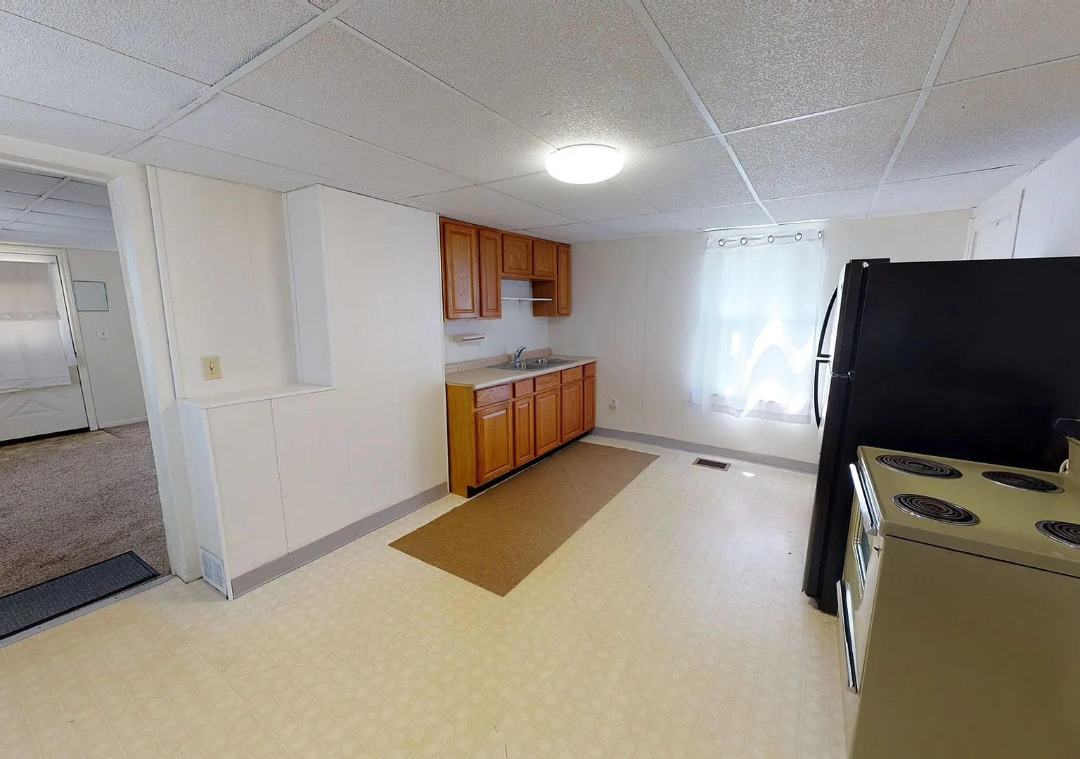 1 Bed 1 Bath House for Rent in Butler — Photo 3