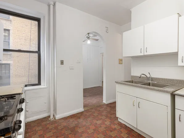 255 West 84th Street image 21 of 31